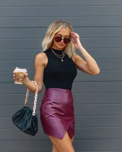DEE-001 Something Else Faux Leather Side Zipper Mini Skirt - Burgundy - FINAL SALE 10 DEE-001 Something Else Faux Leather Side Zipper Mini Skirt - Burgundy - FINAL SALE -clothes Sales Facetune 14 09 2022 14 01 55