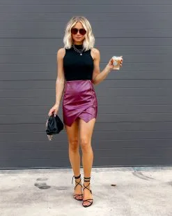 DEE-001 Something Else Faux Leather Side Zipper Mini Skirt - Burgundy - FINAL SALE 11 DEE-001 Something Else Faux Leather Side Zipper Mini Skirt - Burgundy - FINAL SALE -clothes Sales Facetune 14 09 2022 14 13 42