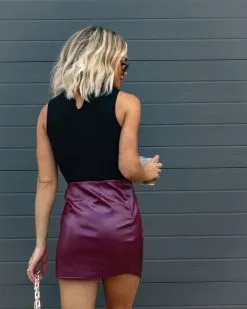 DEE-001 Something Else Faux Leather Side Zipper Mini Skirt - Burgundy - FINAL SALE 9 DEE-001 Something Else Faux Leather Side Zipper Mini Skirt - Burgundy - FINAL SALE -clothes Sales Facetune 14 09 2022 14 15 52