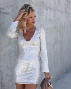 Born To Sparkle Sequin V-Neck Mini Dress - Silver - FINAL SALE -clothes Sales Facetune 19 10 2022 19 50 59