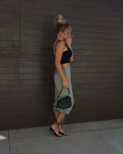 MAY -001 Ava Nylon Ruched Midi Skirt - Dusty Olive 10 MAY -001 Ava Nylon Ruched Midi Skirt - Dusty Olive -clothes Sales Facetune 23 03 2023 19 16 55