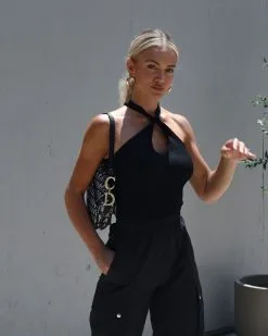 Always So Cute Knot Halter Top - Black -clothes Sales Facetune 24 05 2023 20 45 56