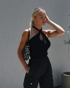 Always So Cute Knot Halter Top - Black -clothes Sales Facetune 24 05 2023 20 46 28