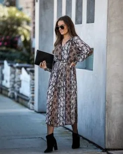 Lure Of The Unknown Pleated Midi Dress - FINAL SALE -clothes Sales IMG 8933 70f8708b dfe8 4726 ade8 2fa9e2b0de1a