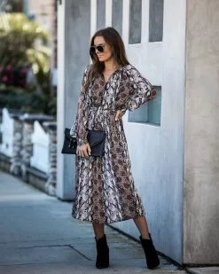 Lure Of The Unknown Pleated Midi Dress - FINAL SALE -clothes Sales IMG 8938 39dce03d b58a 4f81 b5b0 0968629acffd