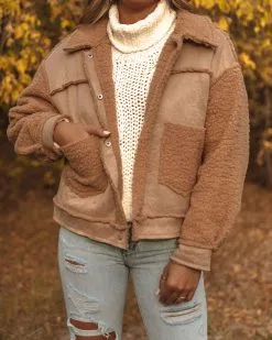 Cherrybark Pocketed Sherpa Jacket - Mocha - FINAL SALE -clothes Sales 0L4A7373 bb372a1f 11d8 4dae ae03 8afd154a5aa6