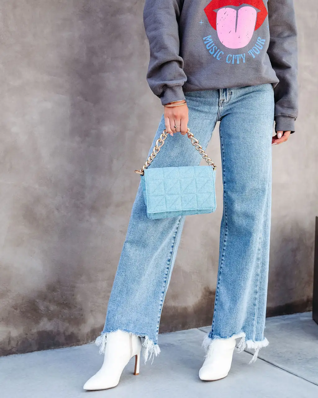 Brittany Linen Quilted Crossbody Bag - Blue - SALE 6 Brittany Linen Quilted Crossbody Bag - Blue - SALE - Image 6