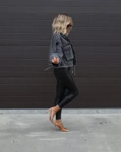 Own It Mineral Wash Denim Jacket - Black - FINAL SALE -clothes Sales Facetune 12 10 2022 20 49 33