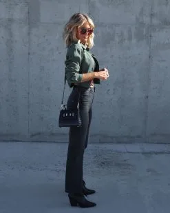 Jane Crop Lightweight Jacket - Olive - FINAL SALE 11 Jane Crop Lightweight Jacket - Olive - FINAL SALE -clothes Sales Facetune 22 12 2022 10 36 45