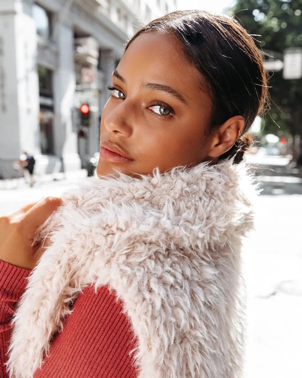 Salt Lake City Pocketed Teddy Vest - Cream - FINAL SALE 2 Salt Lake City Pocketed Teddy Vest - Cream - FINAL SALE - Image 2