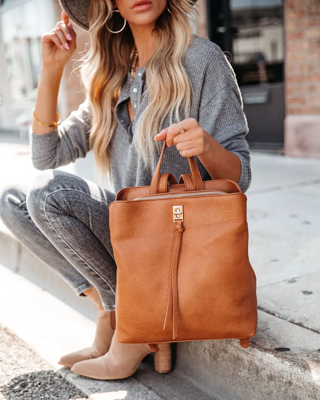 Golden Gate Backpack - Camel - LAST CHANCE 5 Golden Gate Backpack - Camel - LAST CHANCE - Image 5